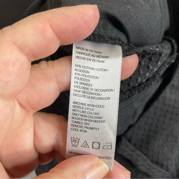 Izod Black Cotton Blend Textured Spring Cropped Pants - Picture 5 of 7